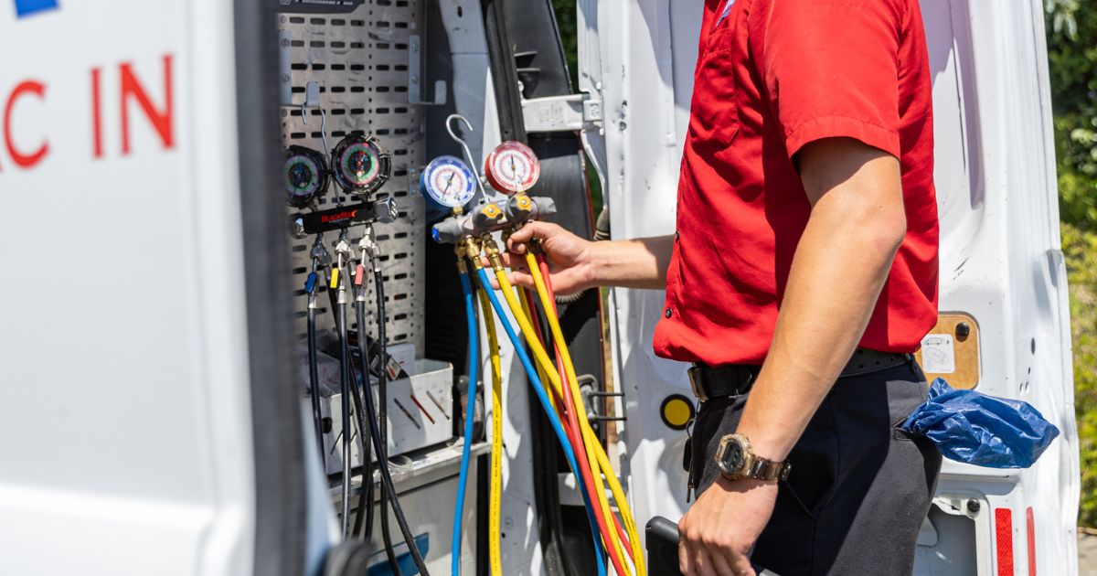 Image of an Air Tech Pros technician